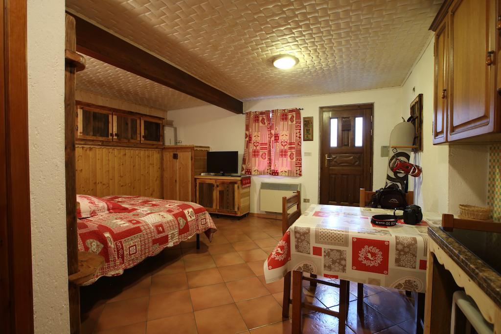 Ferienwohnung La Belette La Thuile Zimmer foto